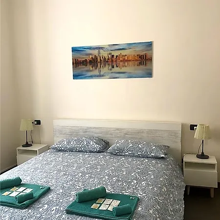 Sant' Ambrogio Ensuite Appartement Milaan