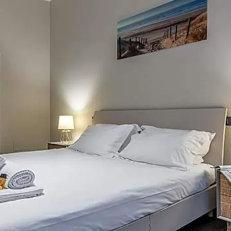 Sant' Ambrogio Ensuite Appartement *